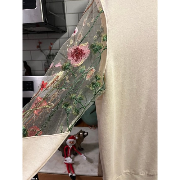 G by Giuliana Ladies Top, Whimsical Sleeves, Embroidered and Sheer, Cream - Picture 5 of 7